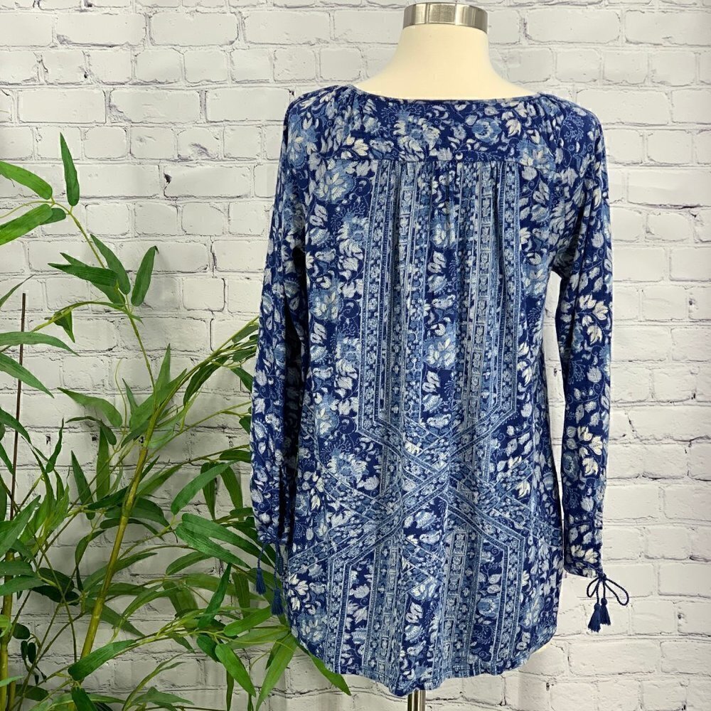 🎉Lucky Brand Blue w/ White Floral Pattern Tunic - Picture 3 of 5